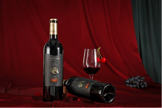品來自智利產於中央山谷的品牌雷盛紅酒576